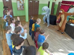 TEATR PROFILAKTYCZNY – MAGICZNA SCENA