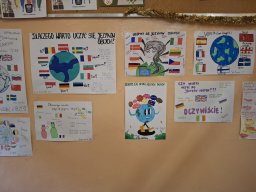 Wystawa plakatów z okazji Europejskiego Dnia Języków